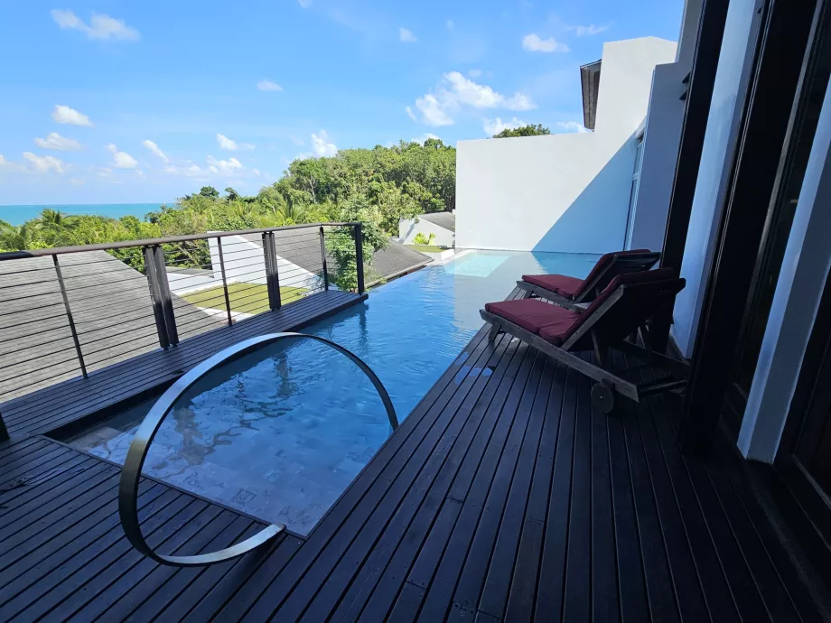 Piscine privée sur la terrasse de notre villa