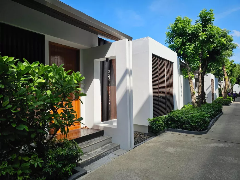 Entrées des villas privées avec piscine