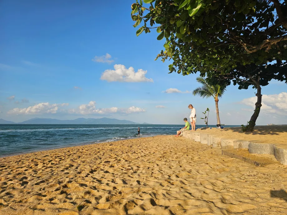Plage de l'hôtel par beau temps