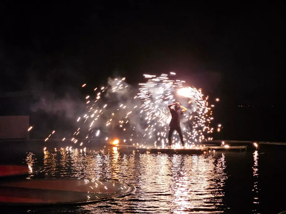 Spectacle de feu au WooBar