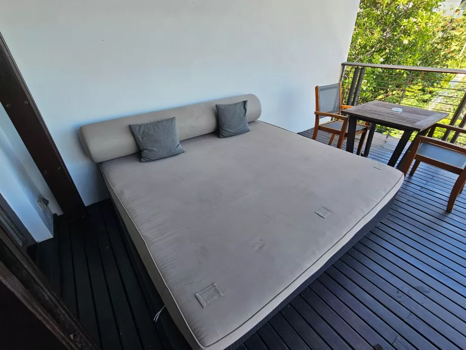 Canapé sur la terrasse