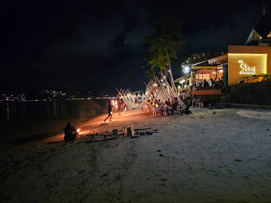Spectacle de feu à la plage de Chaweng