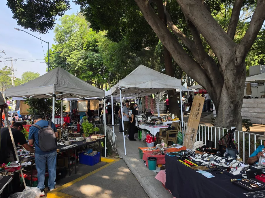 Marchés aux puces