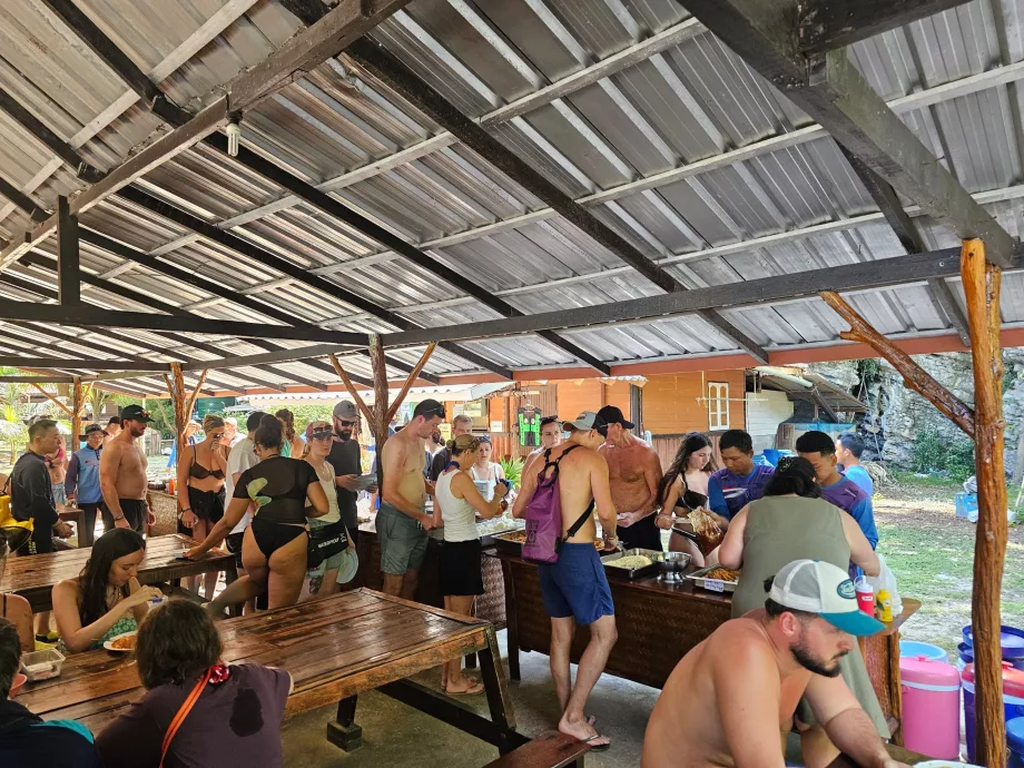 Déjeuner inclus dans le prix du voyage