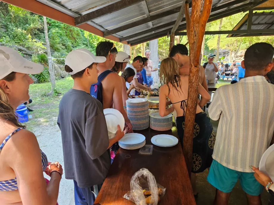 Déjeuner inclus dans le prix du voyage