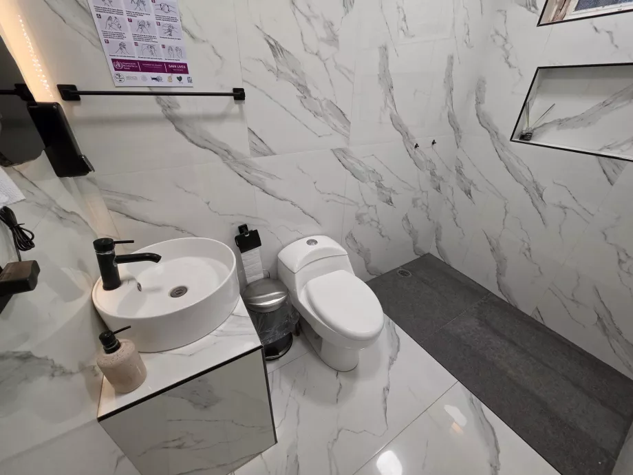Toilettes à la réception
