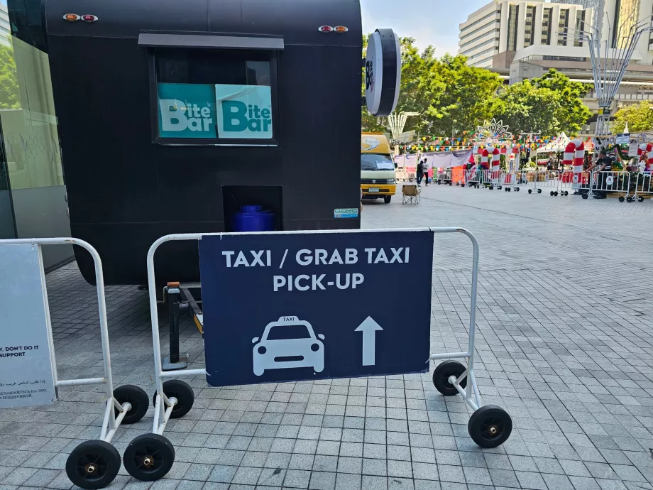 King Power Mahanakhon - station de taxis