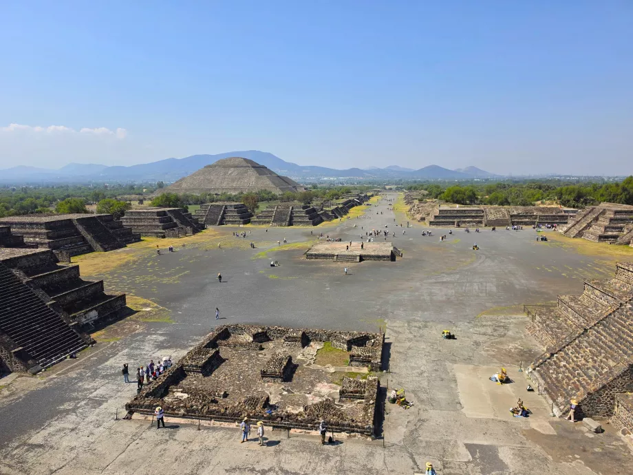 Vue du site depuis la Pyramide de la Lune