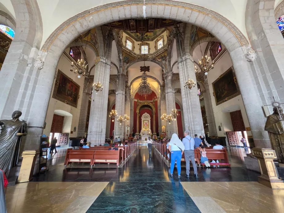 Intérieur de la Basilique d'Antigua