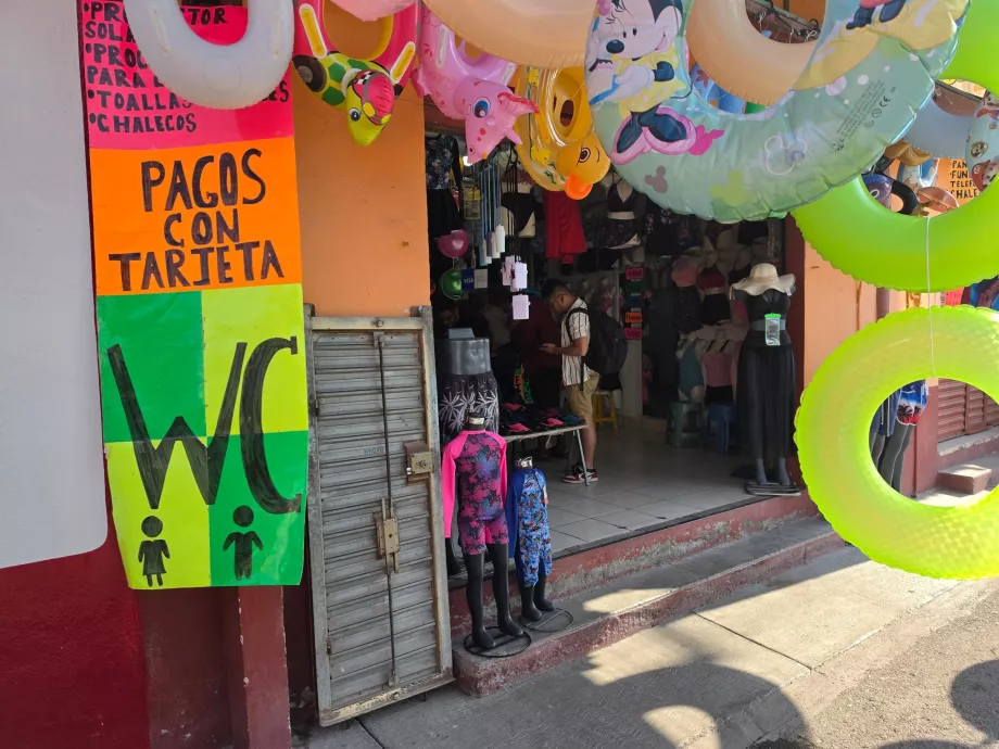 Magasin de matériel aquatique + WC