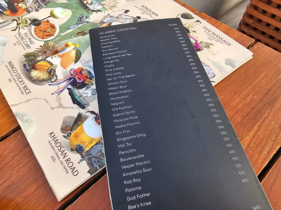 Akara Sky Hanuman - menu, boissons