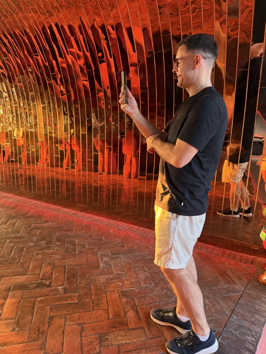 Moi au bar sur le toit de l'Akara Sky Hanuman