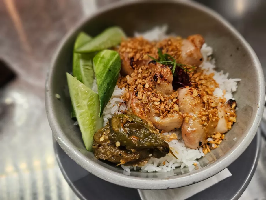 Aunglo - plat principal