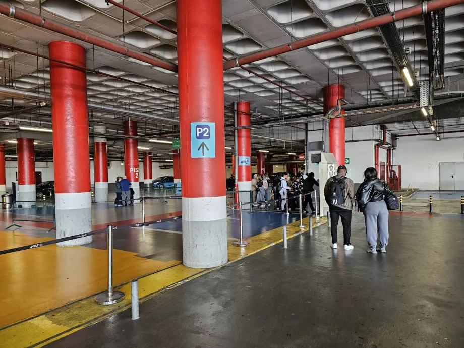 Parking P2 - Station de taxis Uber et Bolt