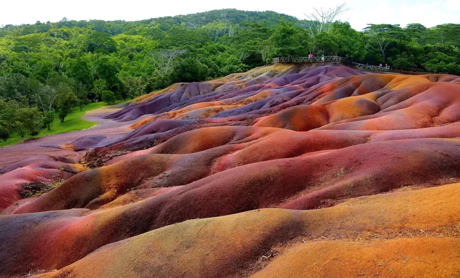 Le pays des sept couleurs