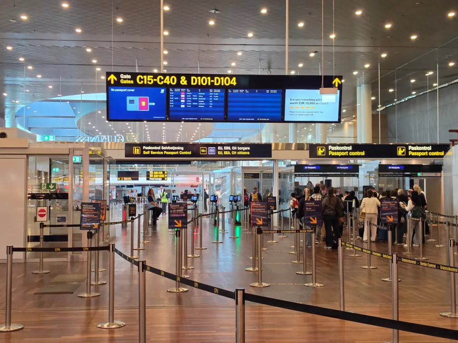 Contrôle des passeports