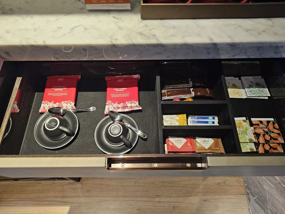Thés, sucres et biscuits