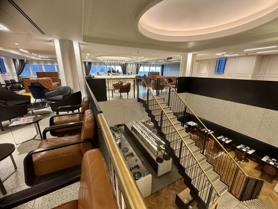 Vue du salon depuis l'étage supérieur