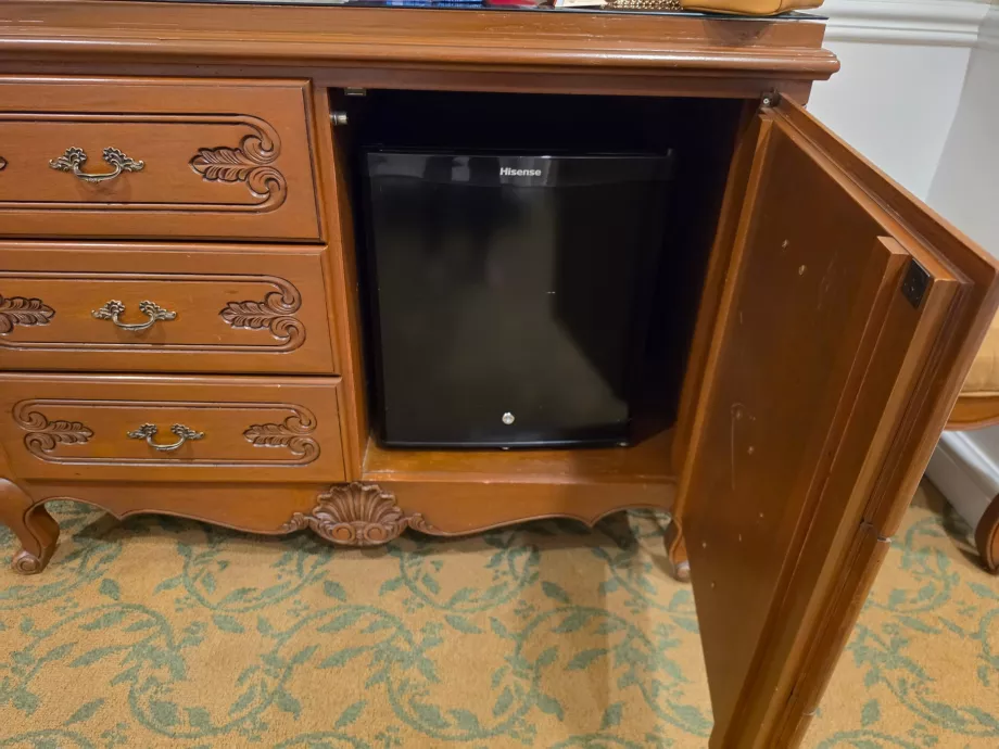 Réfrigérateur dans la chambre