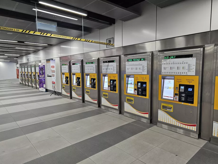 Distributeurs de tickets dans le métro