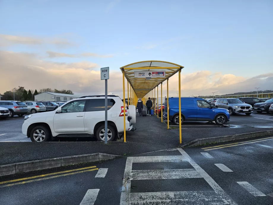 Itinéraire à pied vers les agences de location de voitures