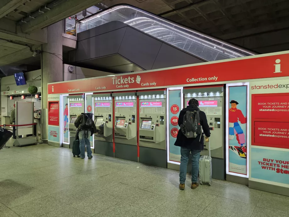 Distributeurs de billets à la gare