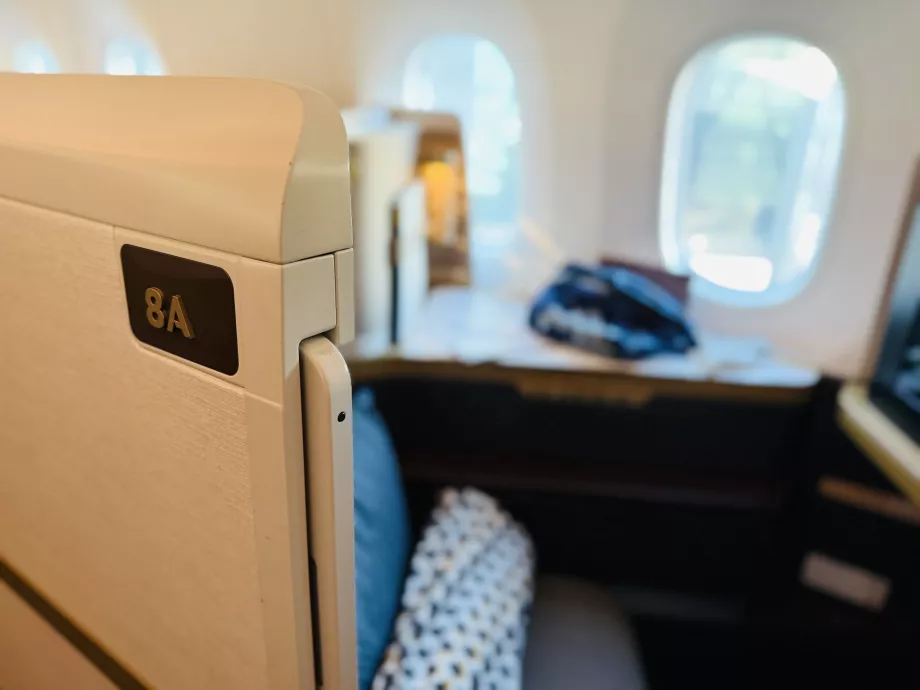 Mon siège 8A avec détail de la porte