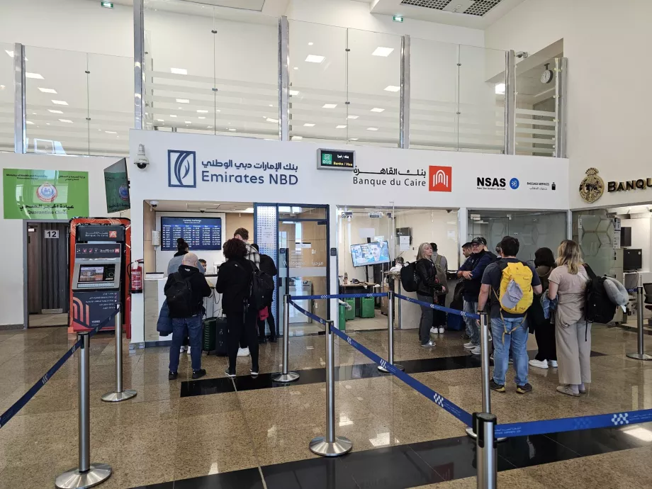 Guichets de banque pour l'achat d'un visa