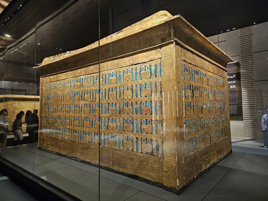 Tombes dans les galeries principales