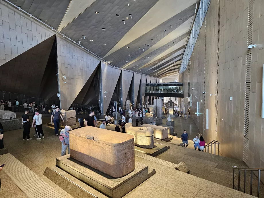 Escalier principal du musée