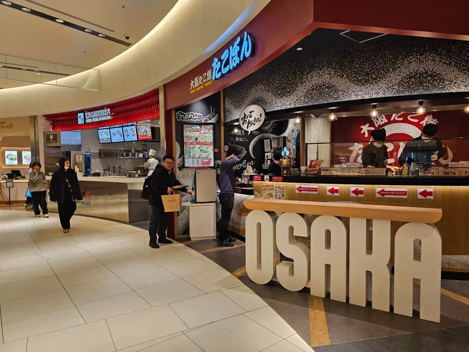 Restaurant après le contrôle de sécurité