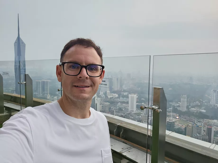 Moi sur le pont d'observation de la Ménara