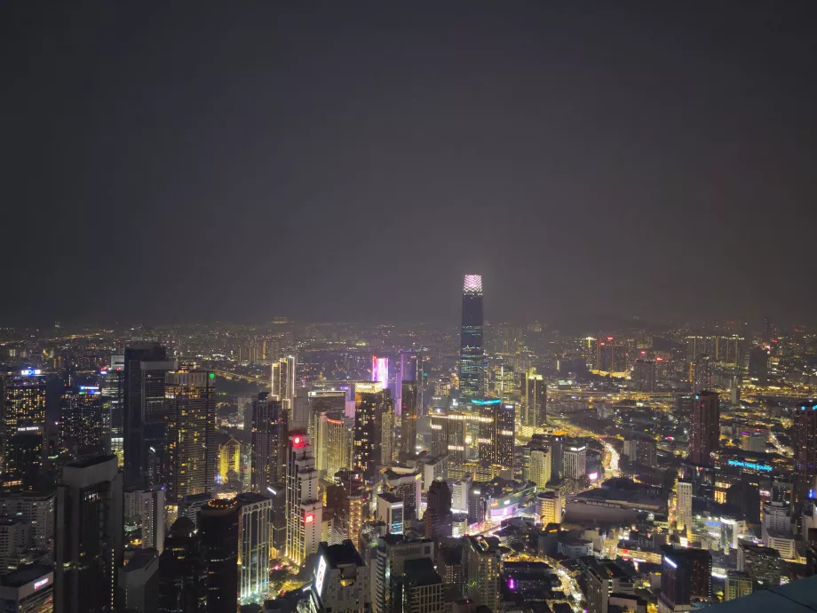 Kuala Lumpur la nuit depuis la tour Menara