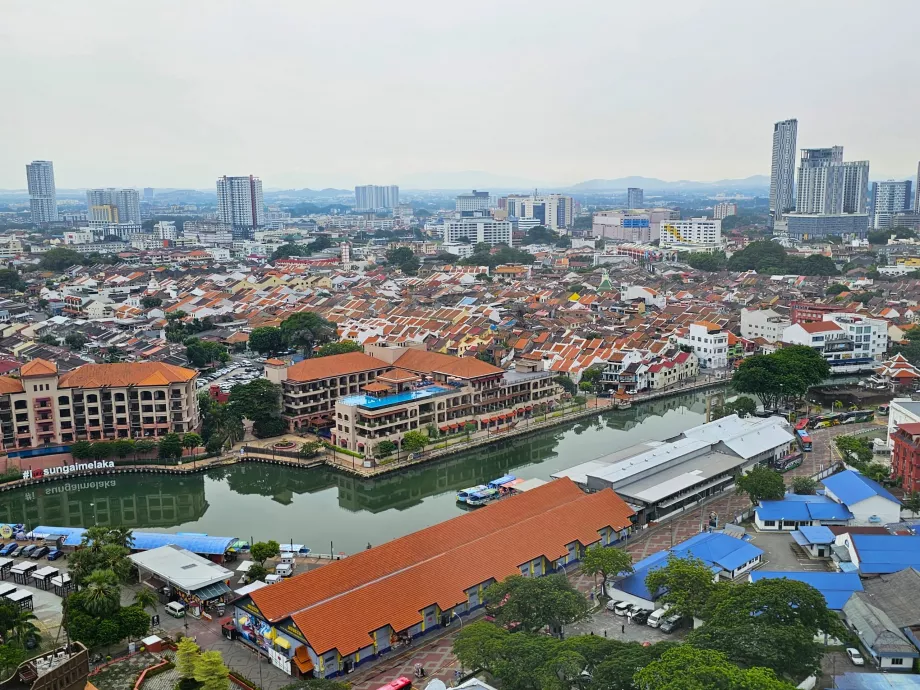 Vue du centre historique de Malacca depuis Taman Sari