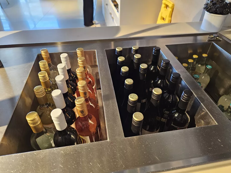Aspirer, offrir de l'alcool
