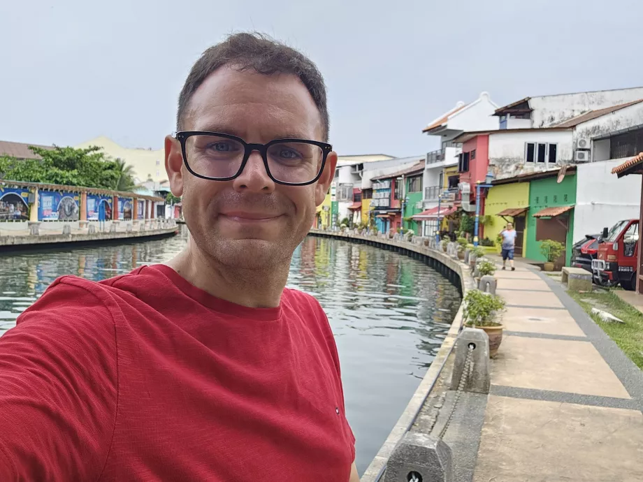 Moi sur la promenade de la rivière Melaka