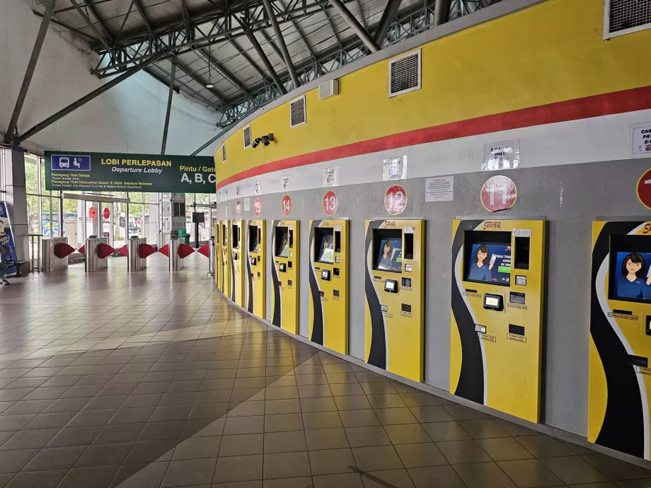 Distributeurs de billets, gare routière