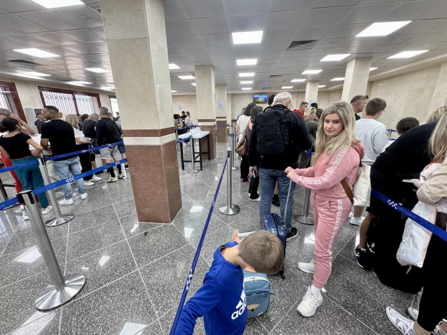 Contrôle des passeports