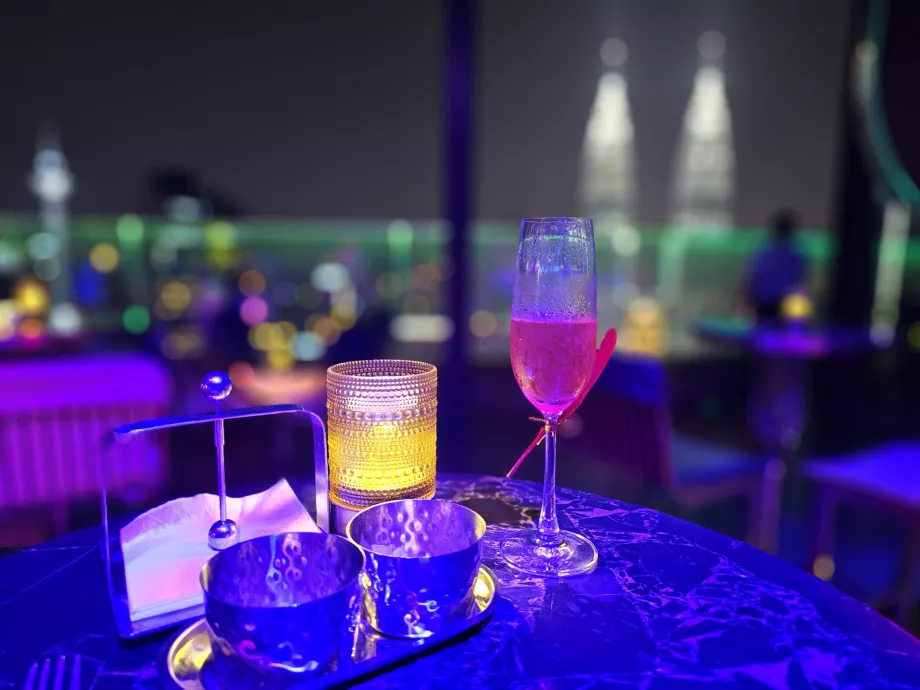 Cocktail au bar de l'hôtel