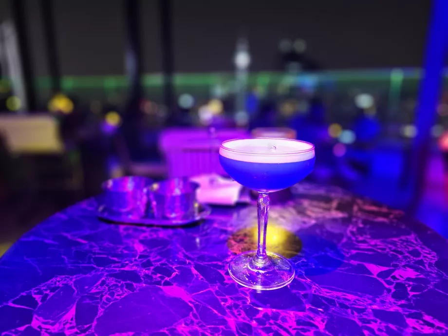 Cocktail au bar de l'hôtel