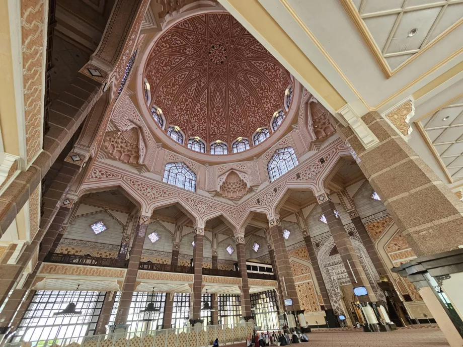 Intérieur de la mosquée Putra