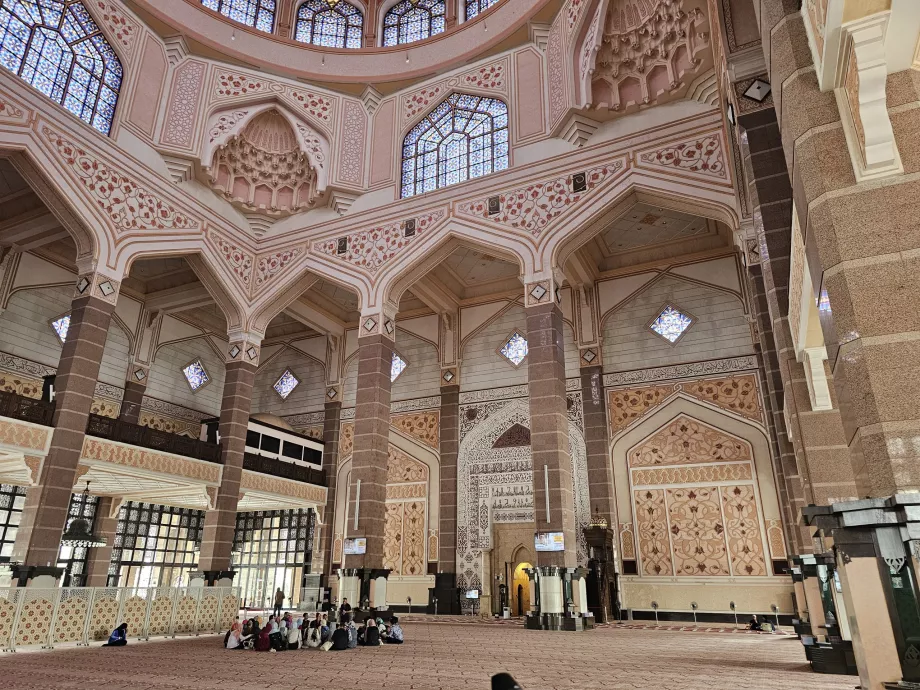 Intérieur de la mosquée Putra