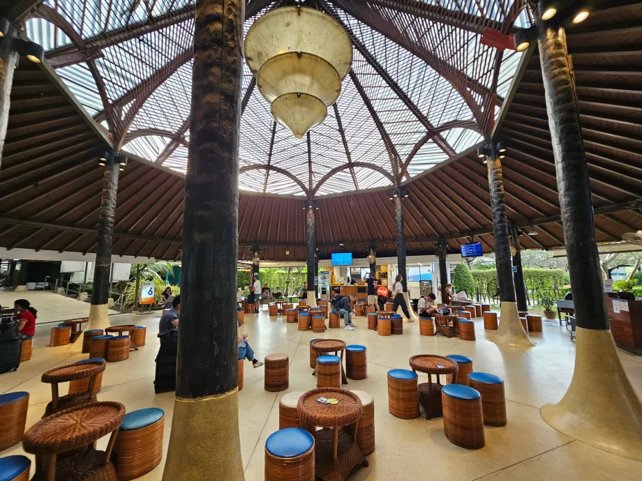 Zone de la porte d'embarquement dans la section internationale