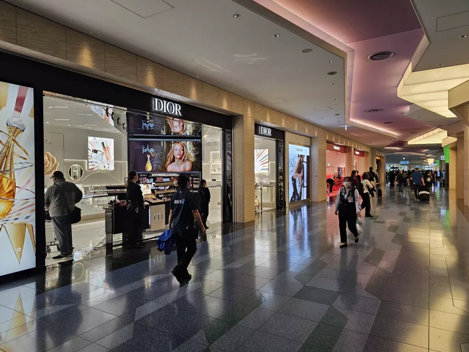Boutiques dans la zone de transit du terminal 3