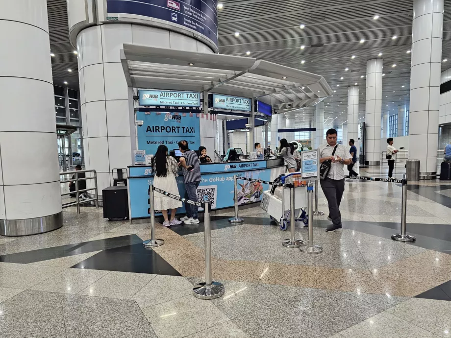 Comptoirs de taxis, Terminal 1