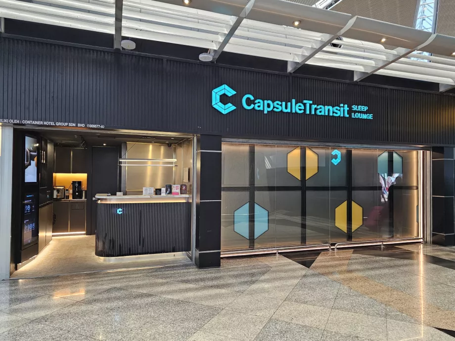 Hôtel capsule, zone publique, terminal 1