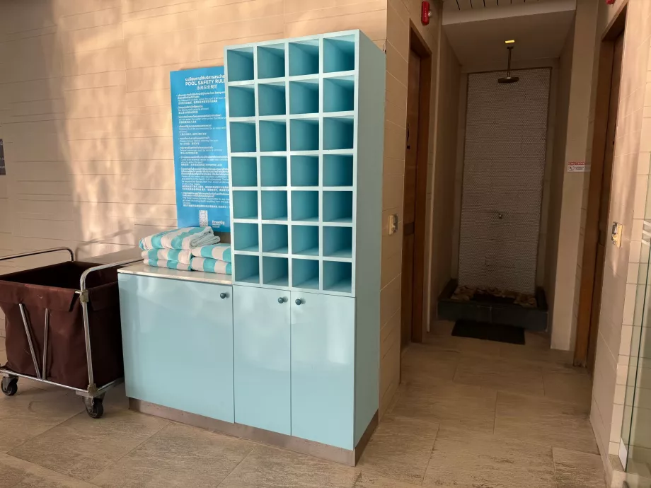 Serviettes de bain à la piscine