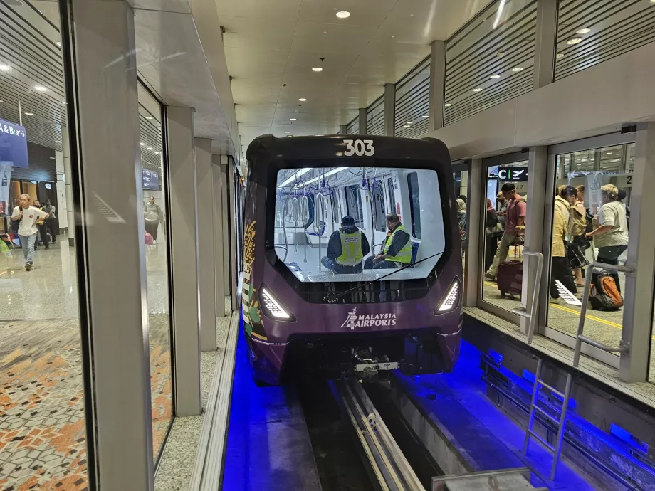 Train automatique vers les portes C1-C37