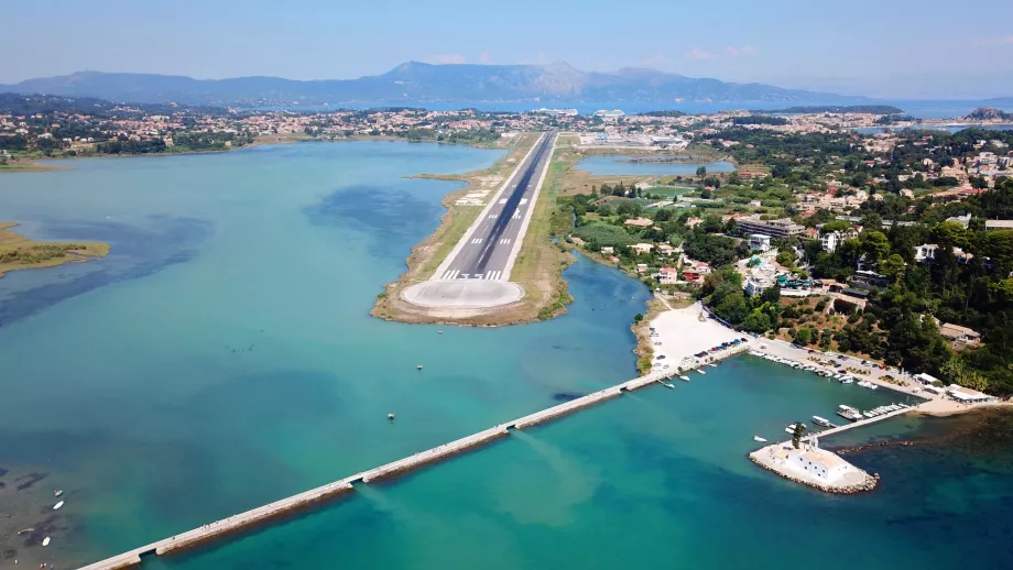 Piste de l'aéroport de Corfou
