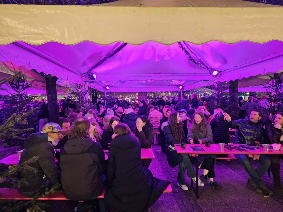 Marché de Noël Weiße-Lilie-Brunnen